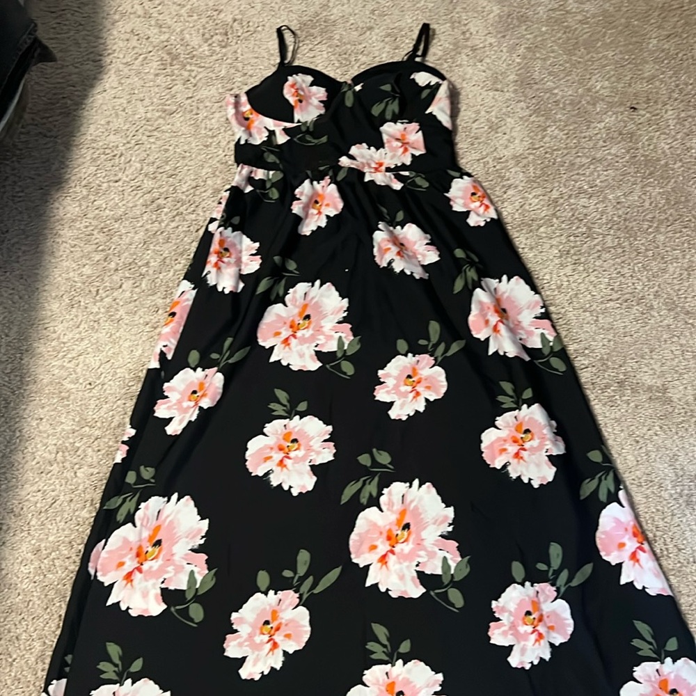 Women’s floral maxi dress with spaghetti straps